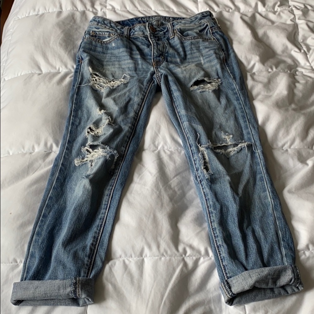 American Eagle destroyed boy crop jeans